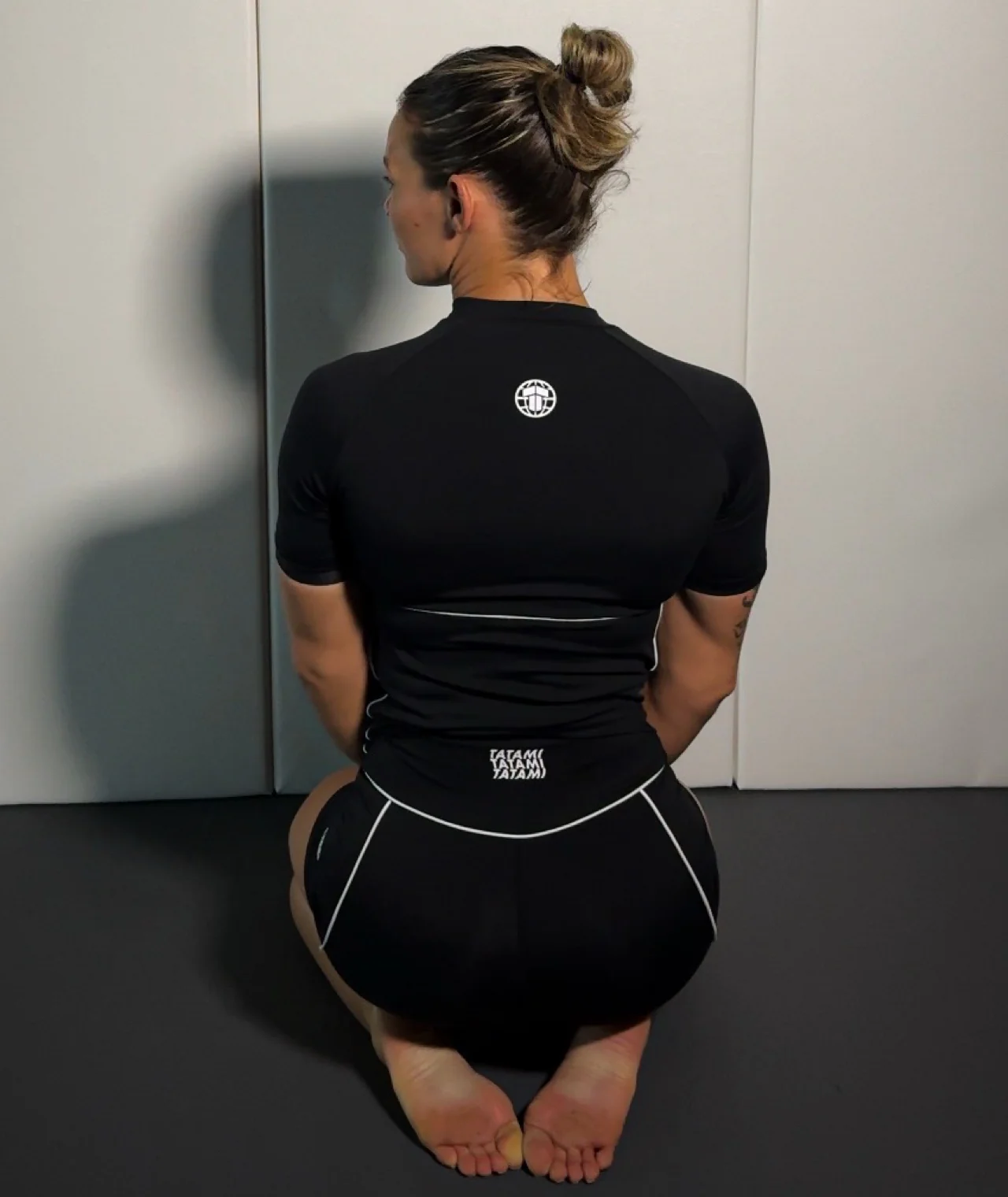 Ladies Contour Short Sleeve Rash Guard - Black - Image 6