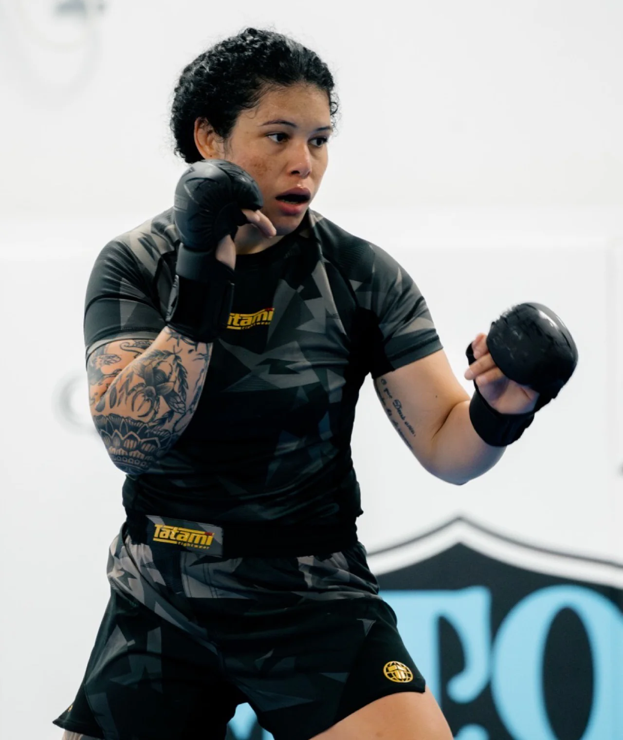 Obsidian 6oz MMA Sparring Gloves - Image 10