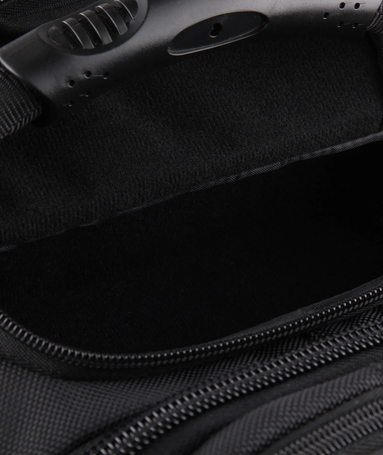 Rogue Travel Bag - Image 10